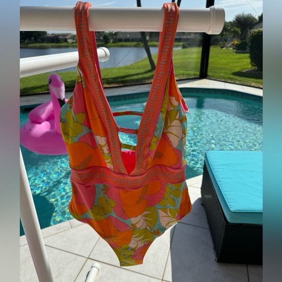 🪸Trina Turk worn twice needed 8 hand washed, fragrance free home🐠 - Picture 3 of 13